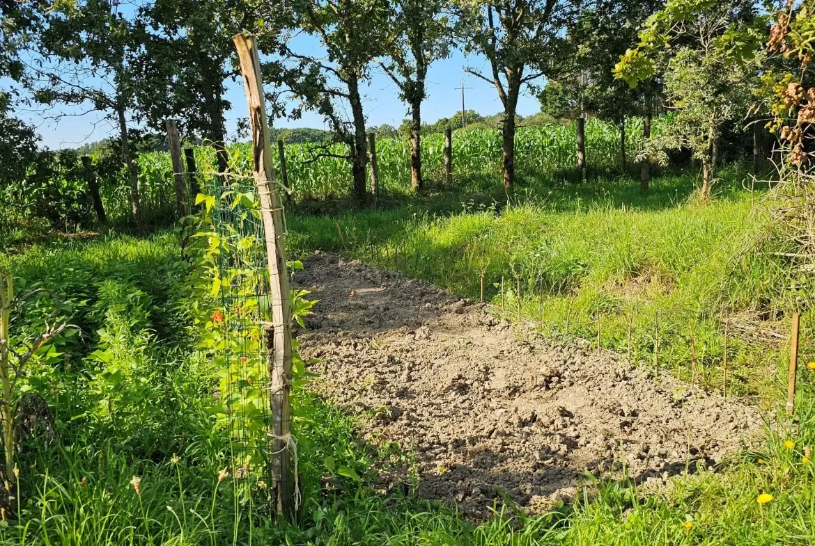 Terrain à vendre à La Plaine sur Mer avec eau et électricité au pied 