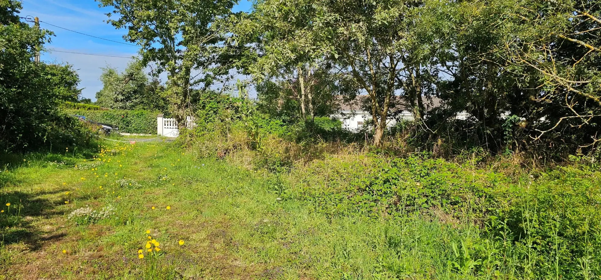Terrain à vendre à La Plaine sur Mer avec eau et électricité au pied 