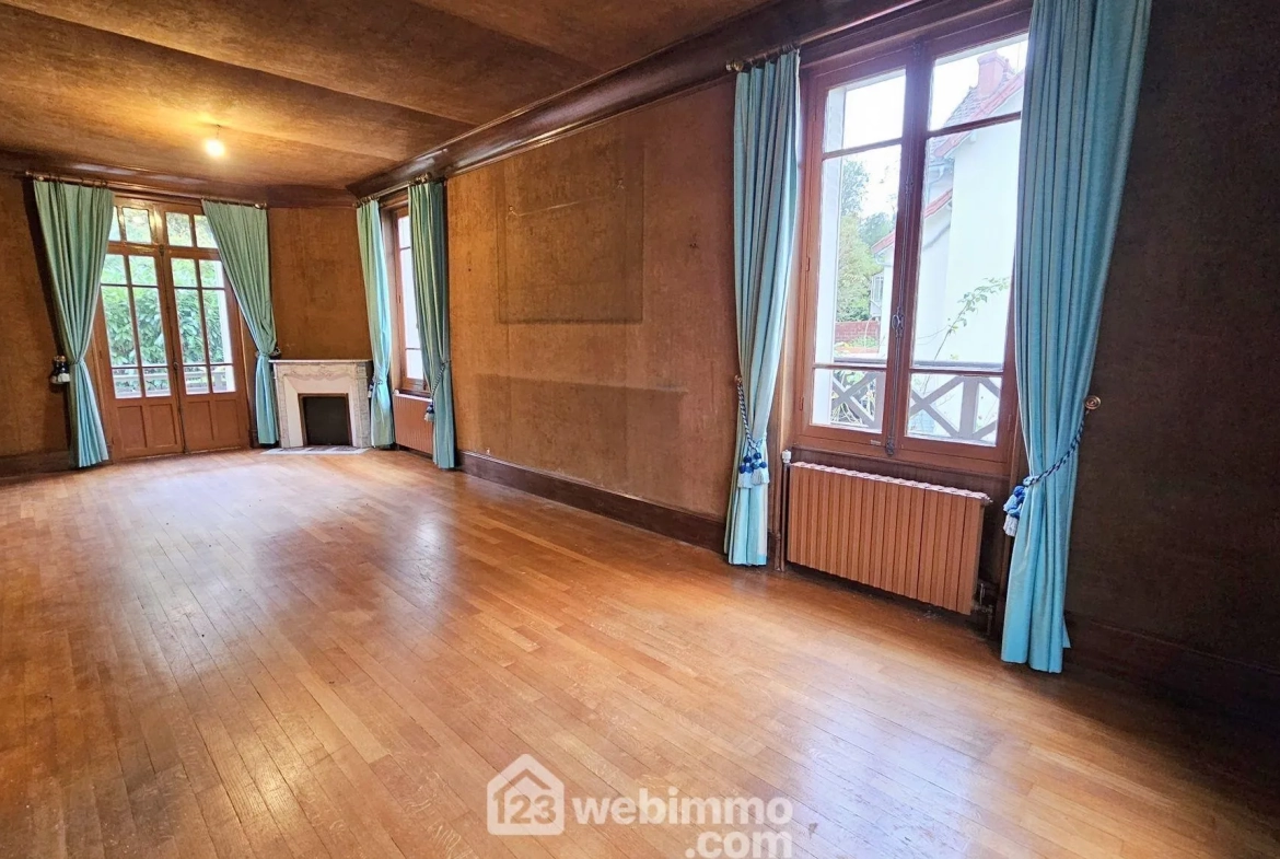 Magnifique maison bourgeoise de 164 m² avec dépendance et garage à Le Malesherbois 