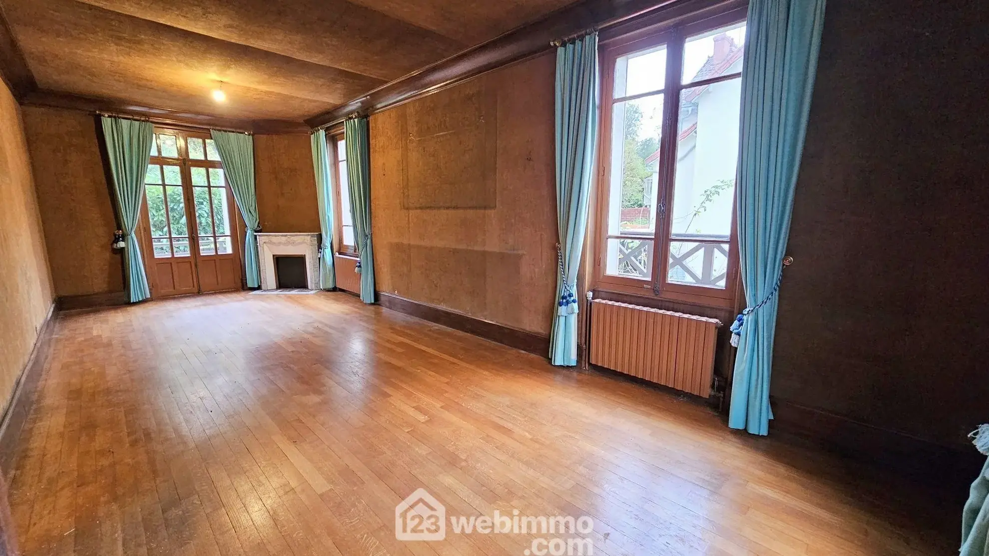 Magnifique maison bourgeoise de 164 m² avec dépendance et garage à Le Malesherbois 