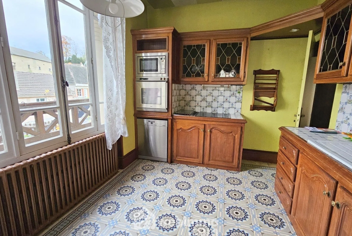 Magnifique maison bourgeoise de 164 m² avec dépendance et garage à Le Malesherbois 