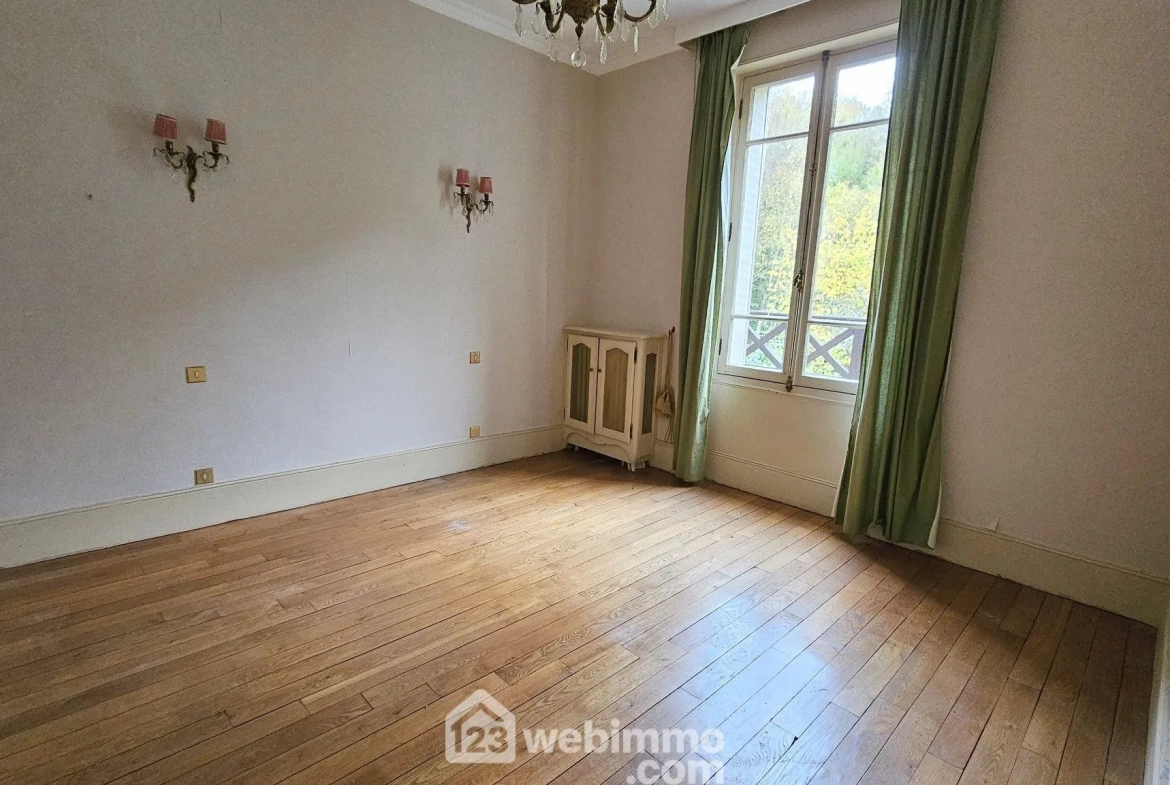 Magnifique maison bourgeoise de 164 m² avec dépendance et garage à Le Malesherbois 
