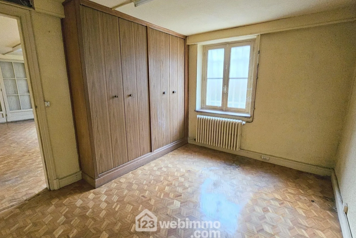 Magnifique maison bourgeoise de 164 m² avec dépendance et garage à Le Malesherbois 