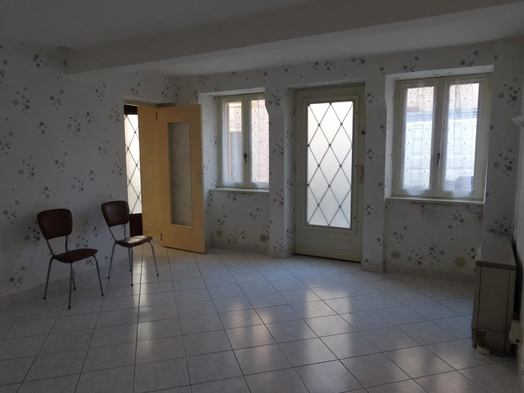 Maison de village à Saint Vérand avec combles aménageables et cave 