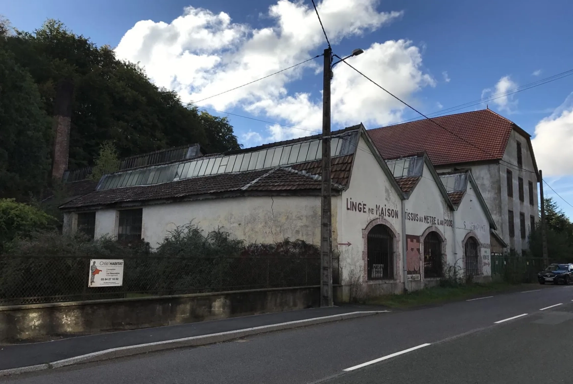 Ancien tissage à Lepuix de 689 m² avec fort potentiel à vendre 