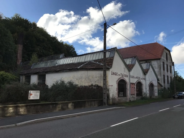 Ancien tissage à Lepuix de 689 m² avec fort potentiel à vendre