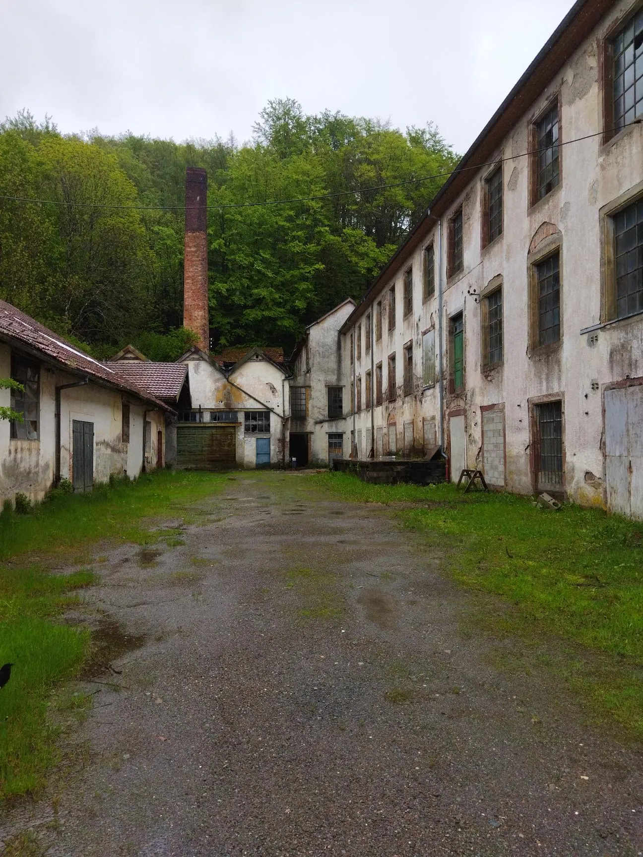 Ancien tissage à Lepuix de 689 m² avec fort potentiel à vendre 