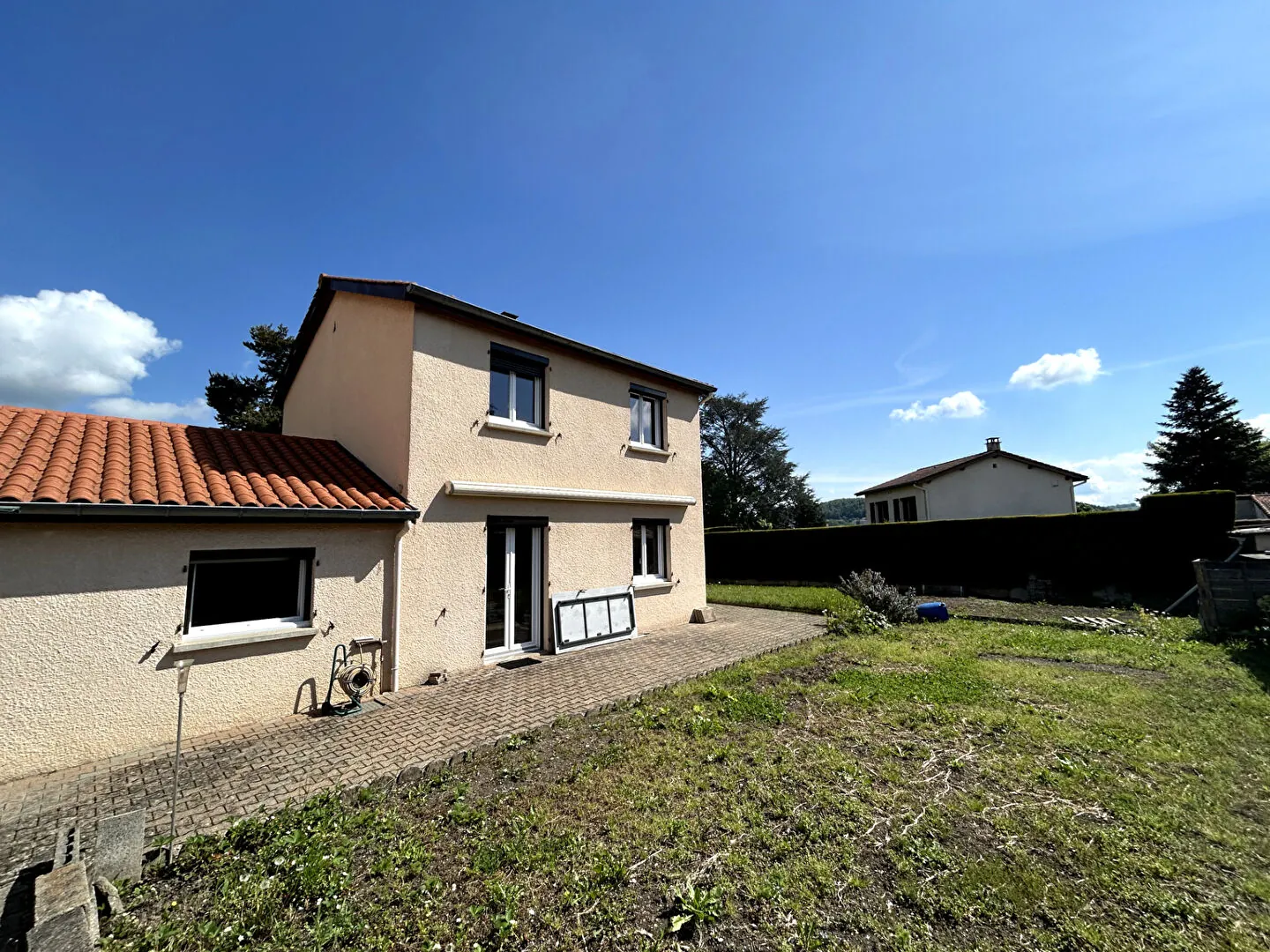 Maison jumelée à Roche-la-Molière avec jardin, garage et panneaux solaires 