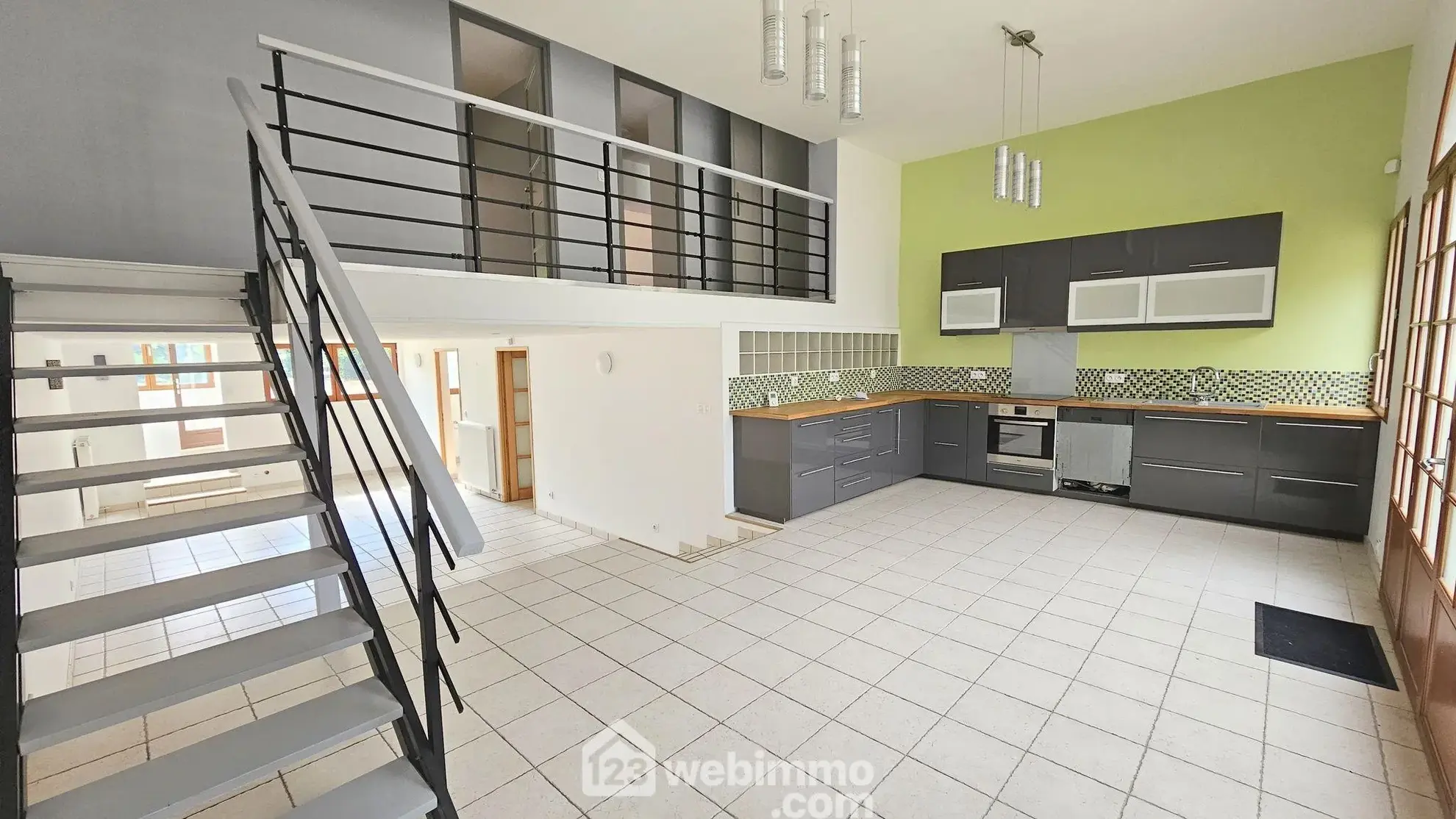 Appartement spacieux de 122 m² avec jardin à Fontainebleau près de la gare 