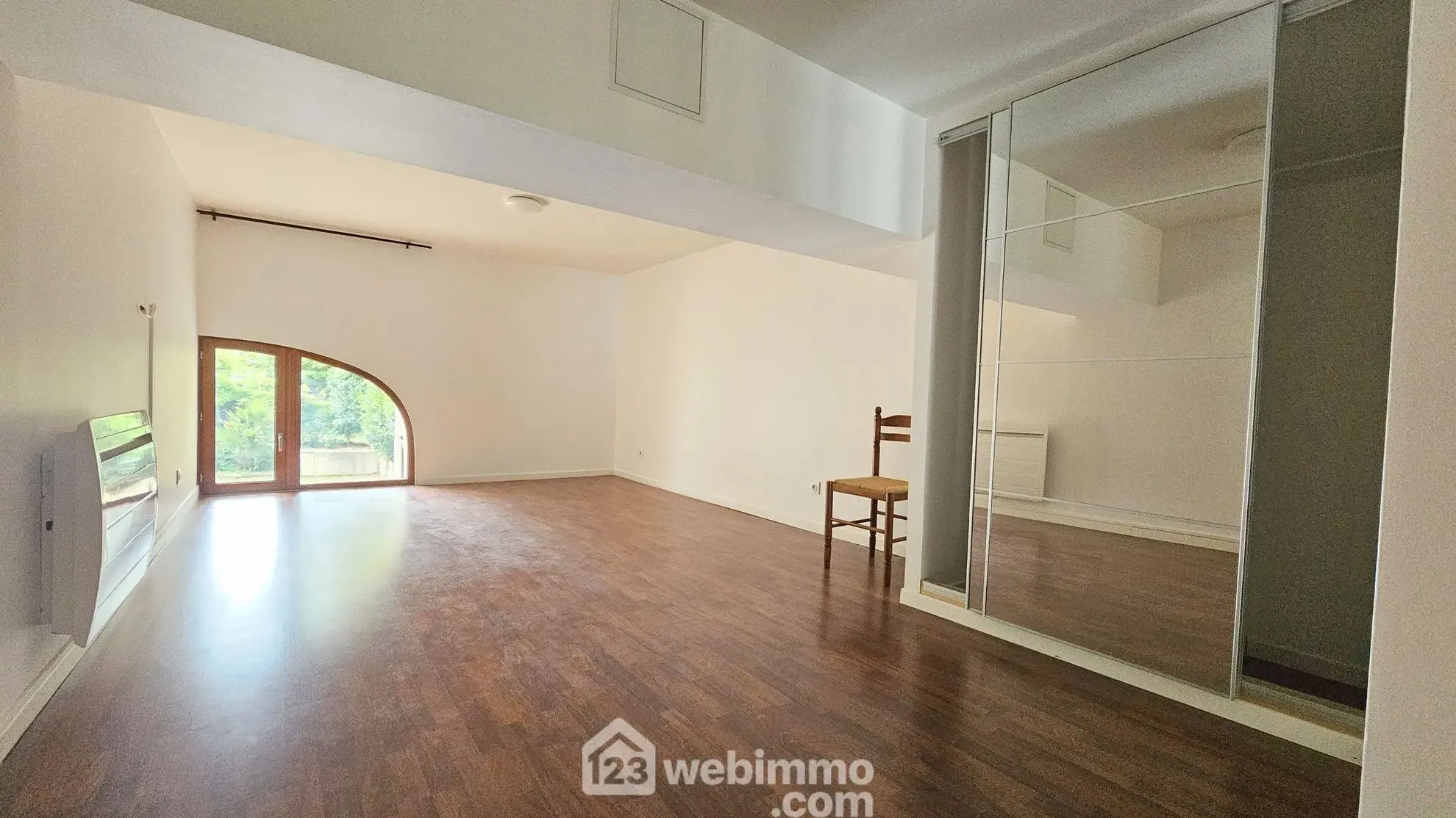 Appartement spacieux de 122 m² avec jardin à Fontainebleau près de la gare 