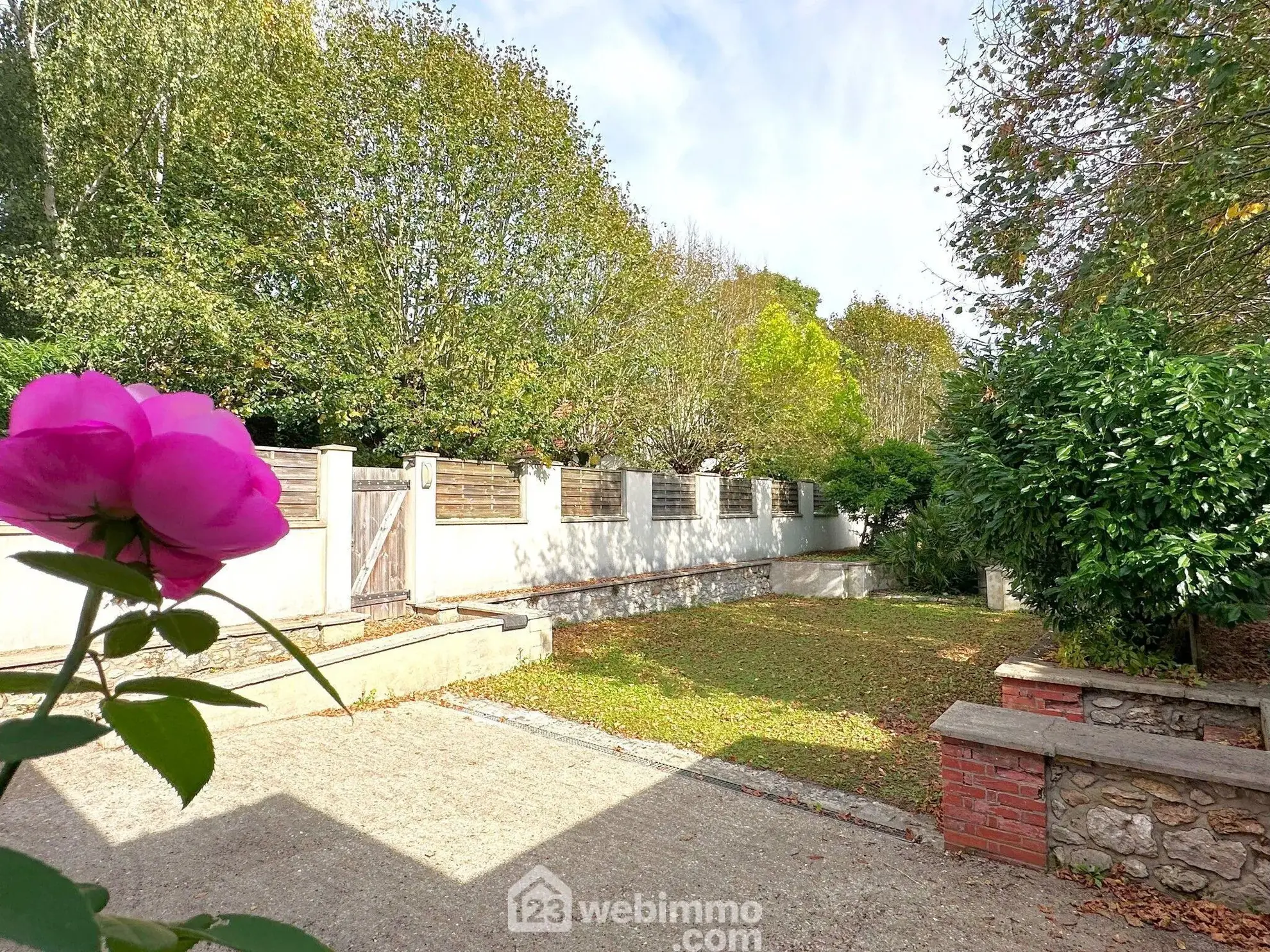 Appartement spacieux de 122 m² avec jardin à Fontainebleau près de la gare 