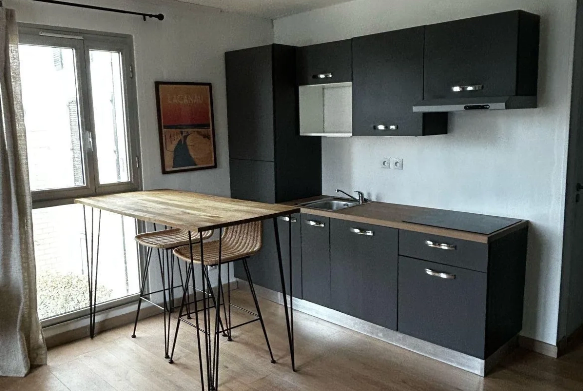 Studio de 23 m² avec vue mer à Lacanau, proximité plage et parking privé 