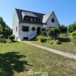 Belle maison normande avec parc, étang et sous-sol complet à Pargny-Filain