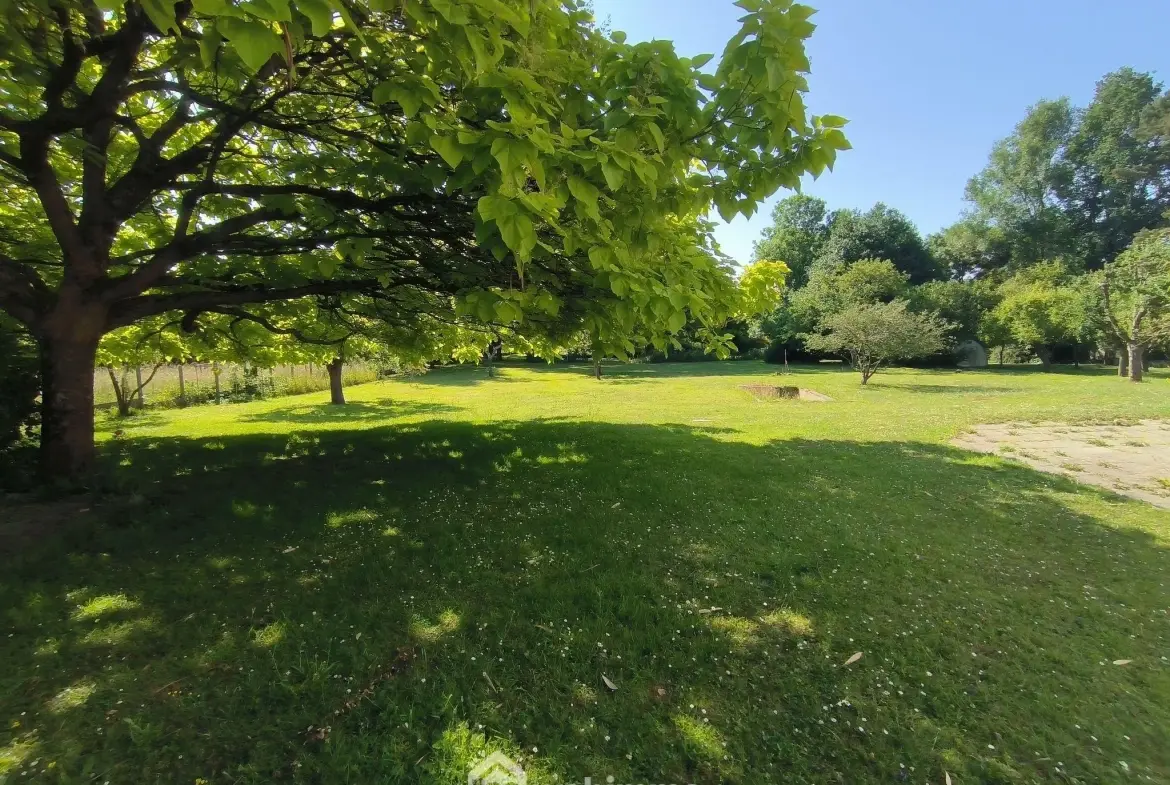Belle maison normande avec parc, étang et sous-sol complet à Pargny-Filain 