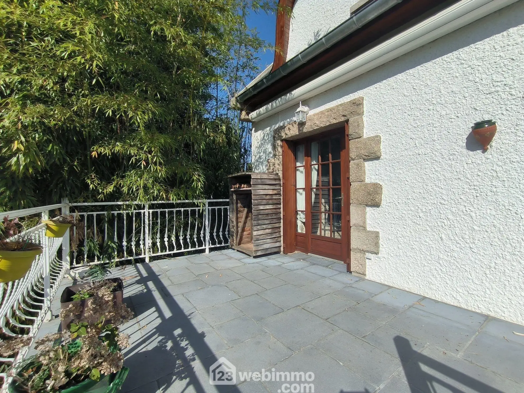 Belle maison normande avec parc, étang et sous-sol complet à Pargny-Filain 