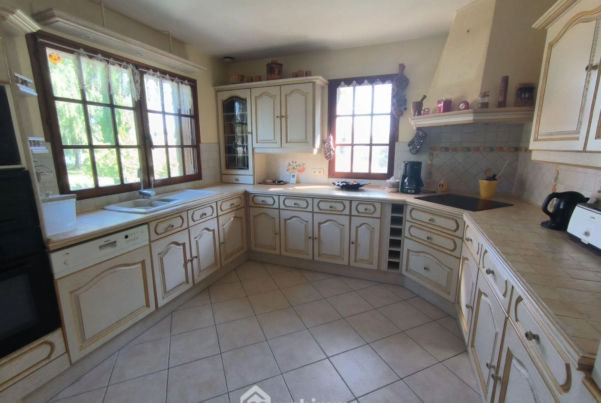Belle maison normande avec parc, étang et sous-sol complet à Pargny-Filain 