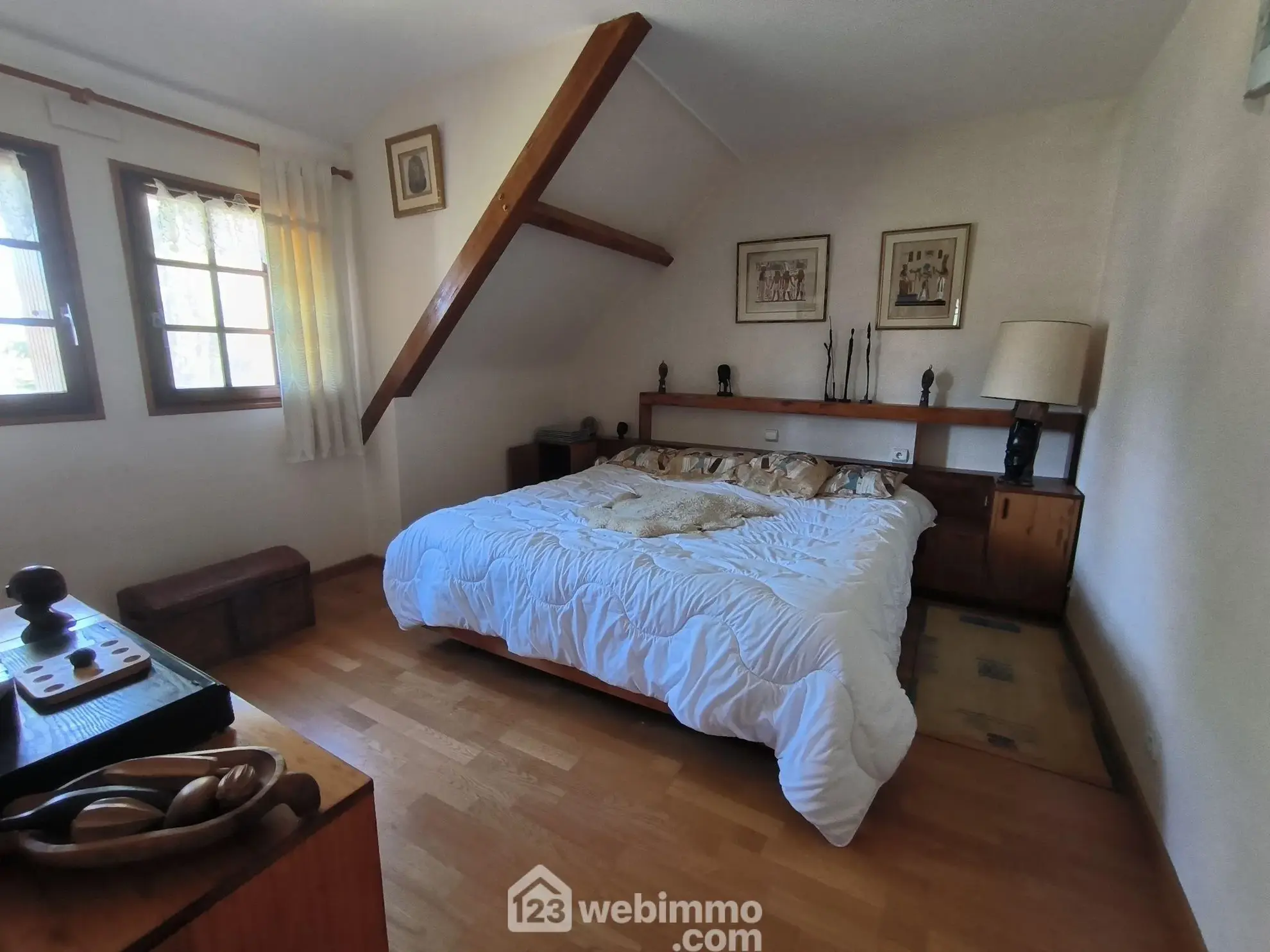 Belle maison normande avec parc, étang et sous-sol complet à Pargny-Filain 