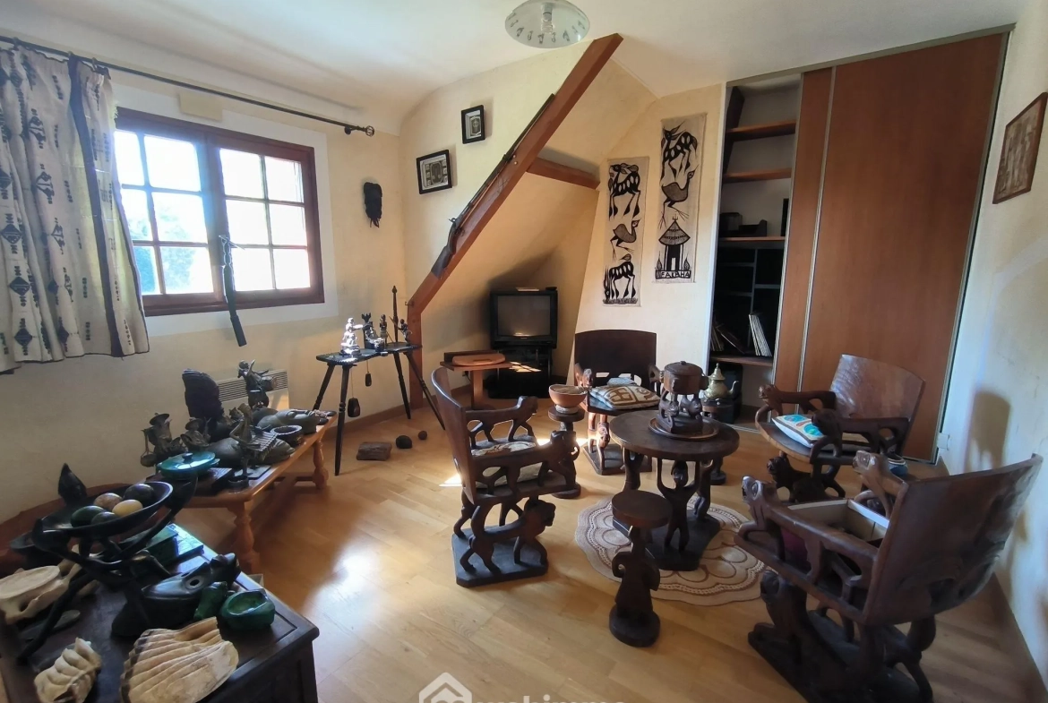 Belle maison normande avec parc, étang et sous-sol complet à Pargny-Filain 