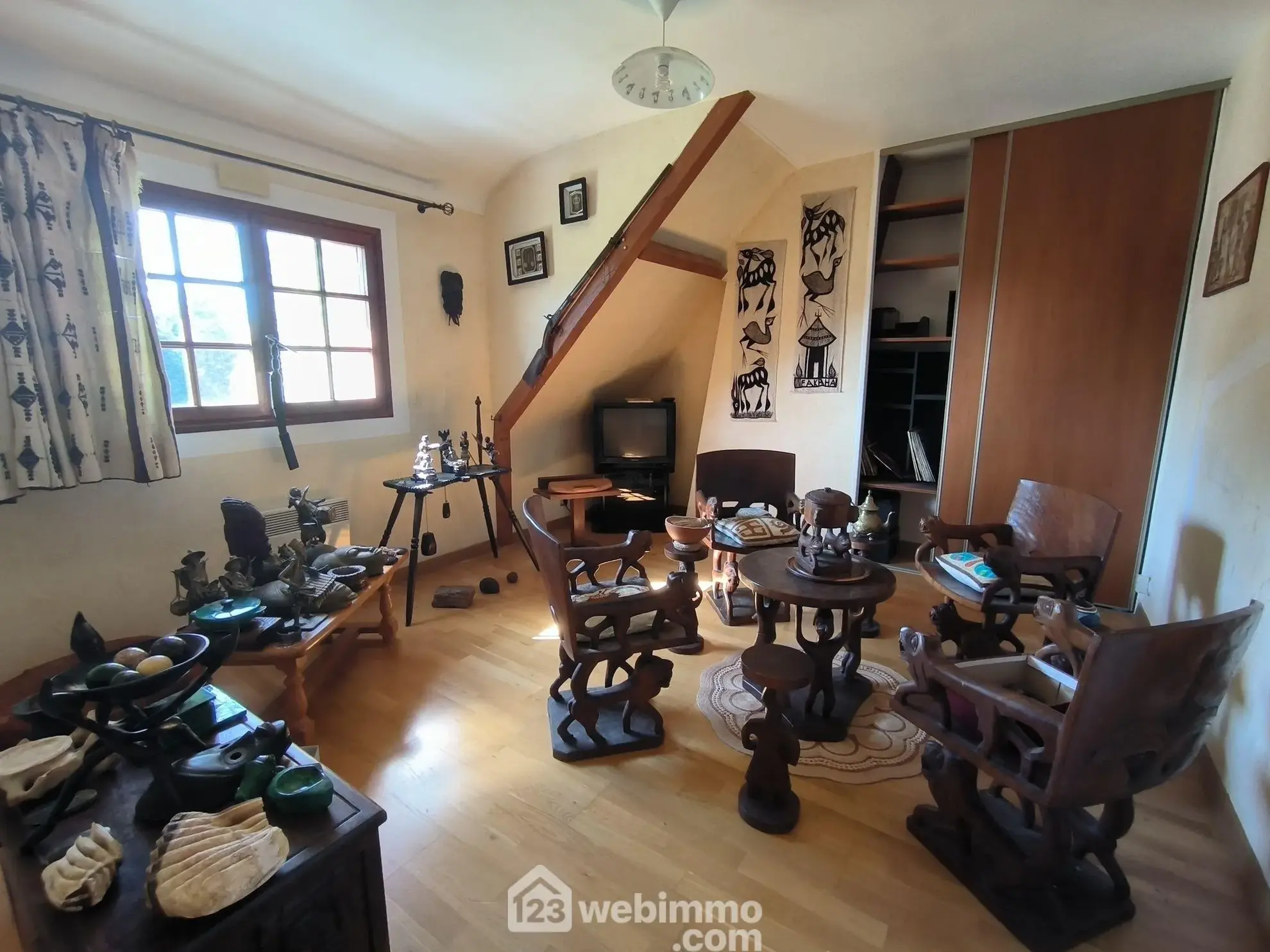 Belle maison normande avec parc, étang et sous-sol complet à Pargny-Filain 