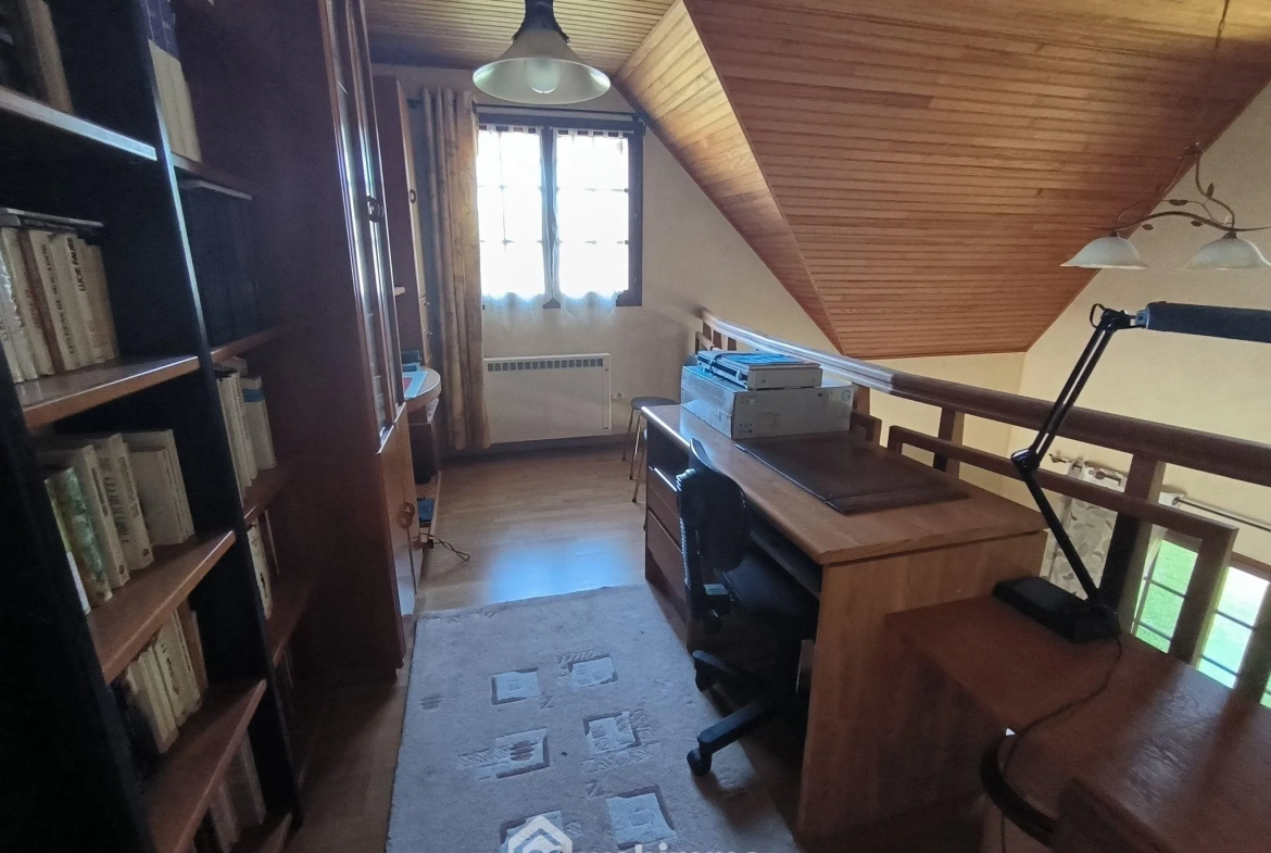 Belle maison normande avec parc, étang et sous-sol complet à Pargny-Filain 
