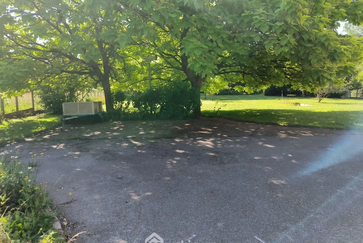 Belle maison normande avec parc, étang et sous-sol complet à Pargny-Filain 