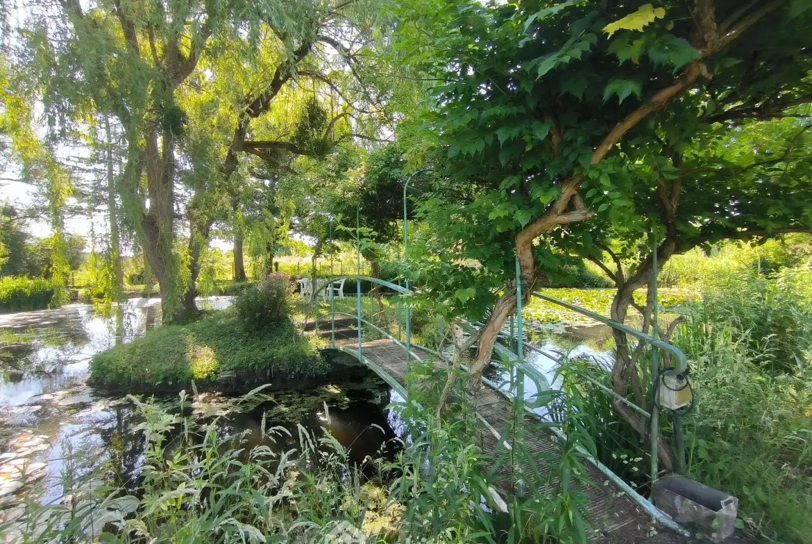Belle maison normande avec parc, étang et sous-sol complet à Pargny-Filain 