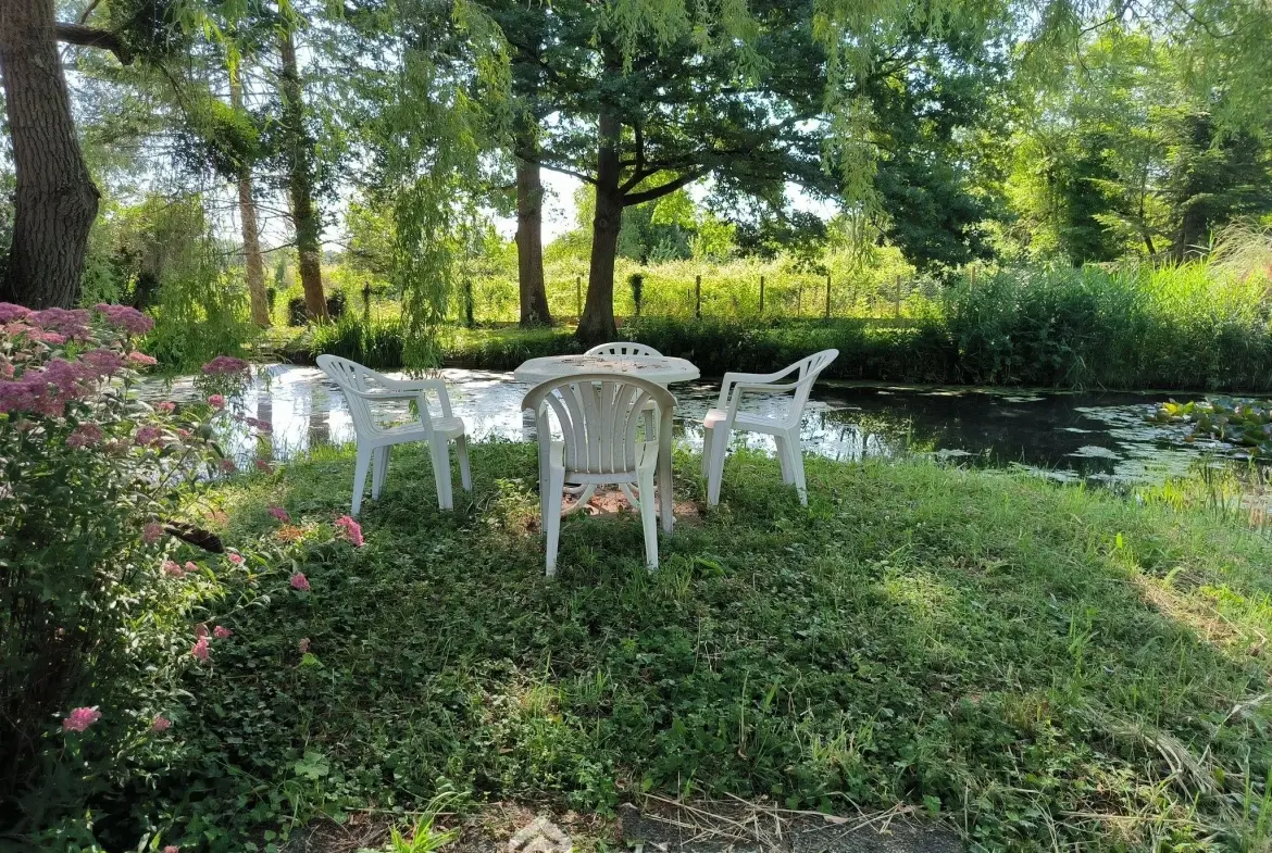 Belle maison normande avec parc, étang et sous-sol complet à Pargny-Filain 