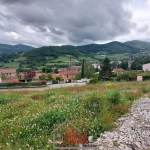 Terrain constructible de 440 m² à Vaugneray avec vue imprenable