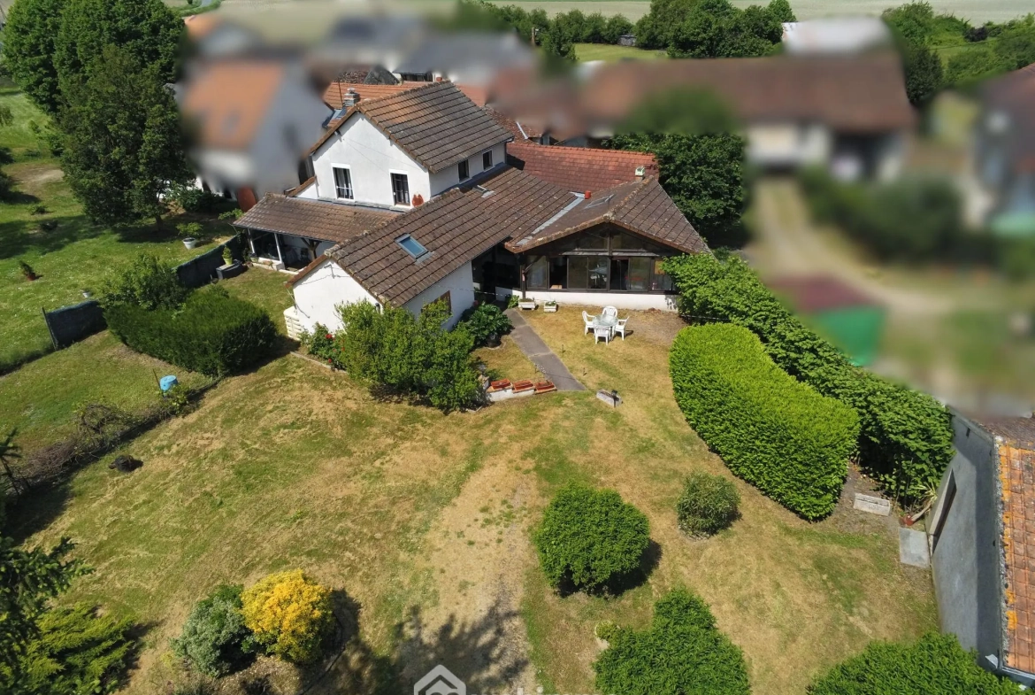 Maison de campagne de 148 m² avec 4 chambres à Dangé-Saint-Romain 