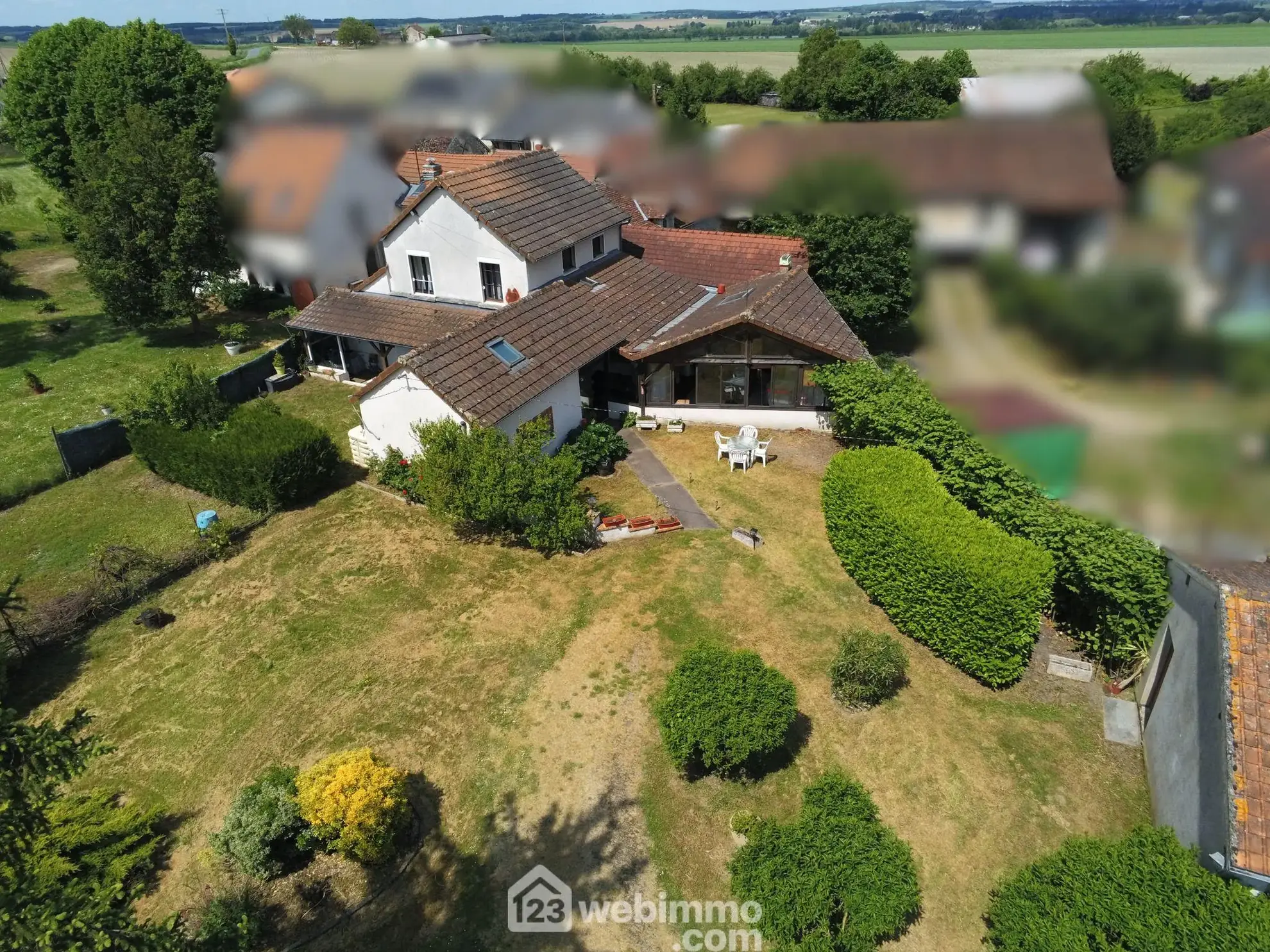 Maison de campagne de 148 m² avec 4 chambres à Dangé-Saint-Romain 