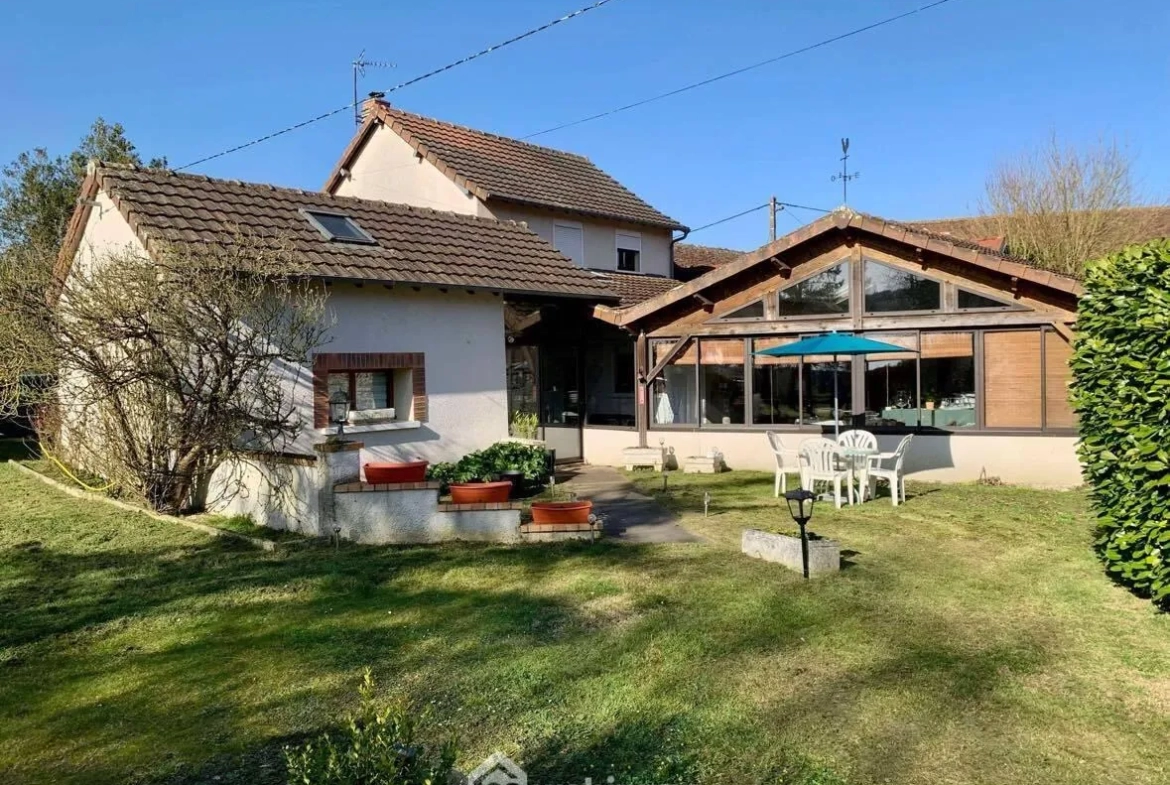 Maison de campagne de 148 m² avec 4 chambres à Dangé-Saint-Romain 