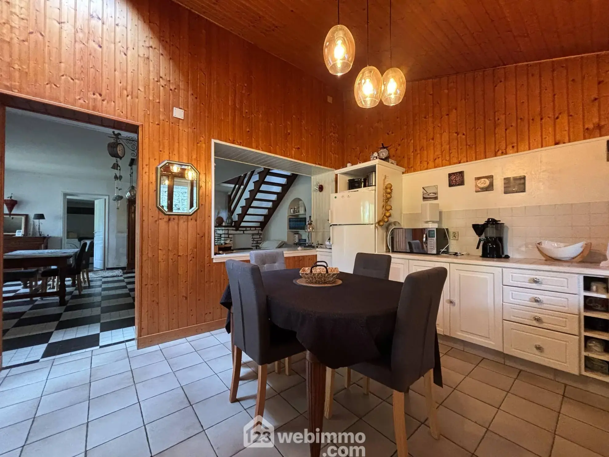 Maison de campagne de 148 m² avec 4 chambres à Dangé-Saint-Romain 