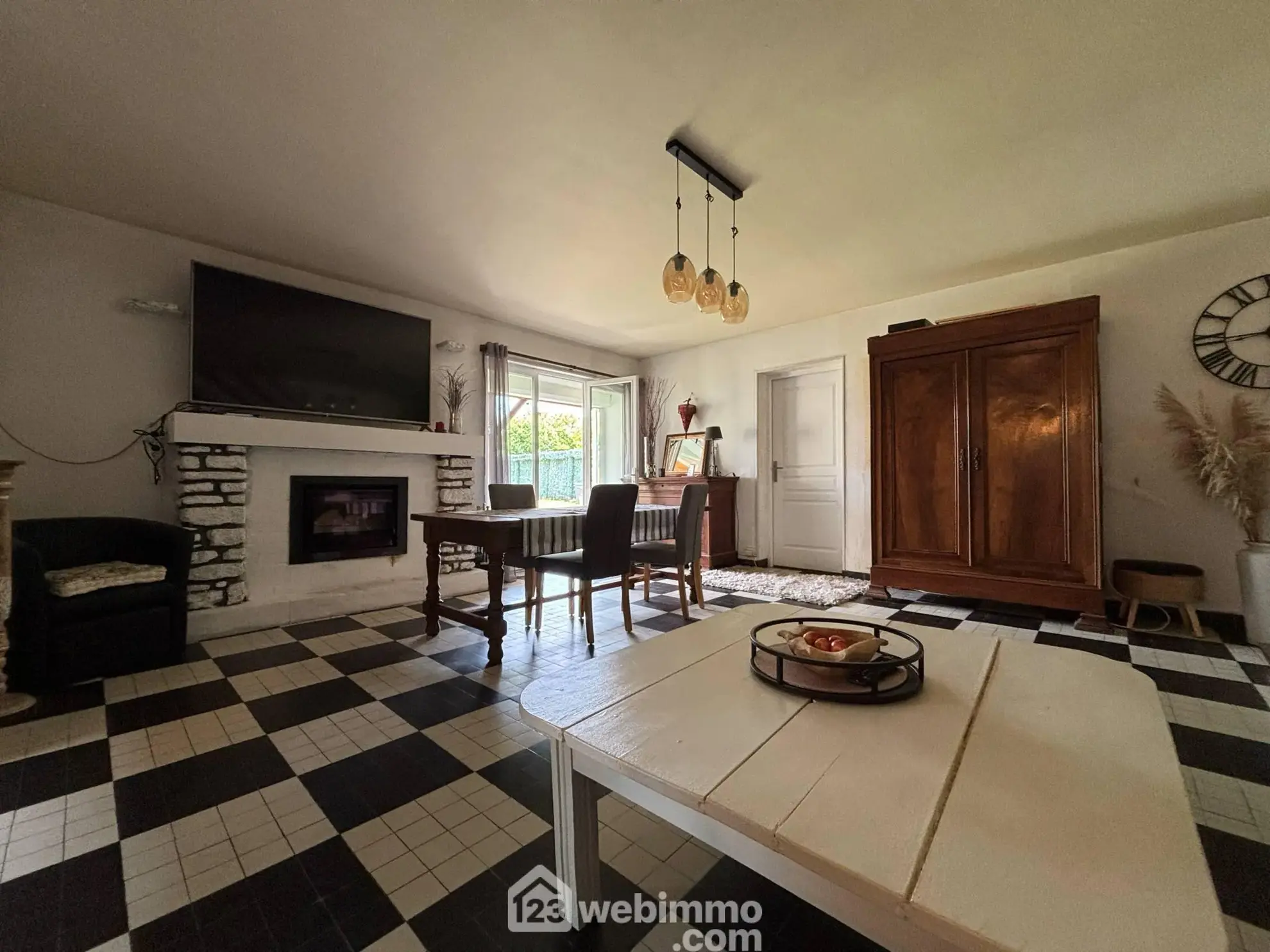 Maison de campagne de 148 m² avec 4 chambres à Dangé-Saint-Romain 