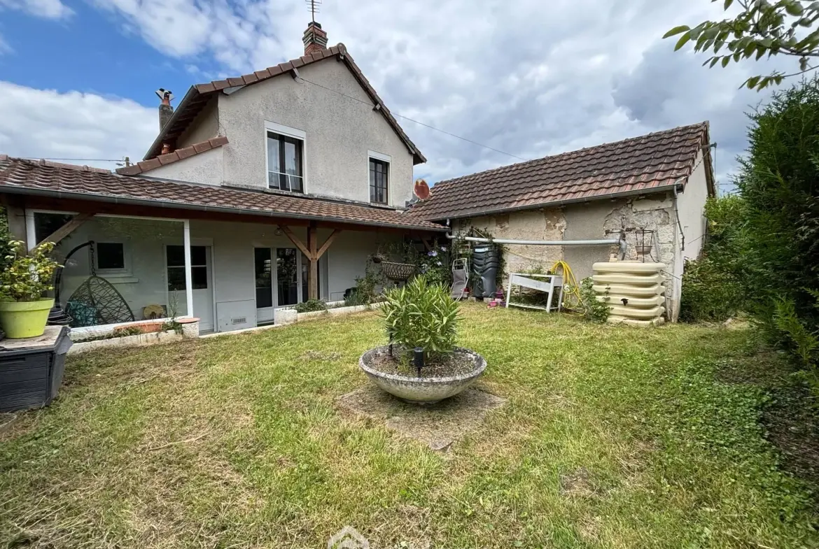 Maison de campagne de 148 m² avec 4 chambres à Dangé-Saint-Romain 