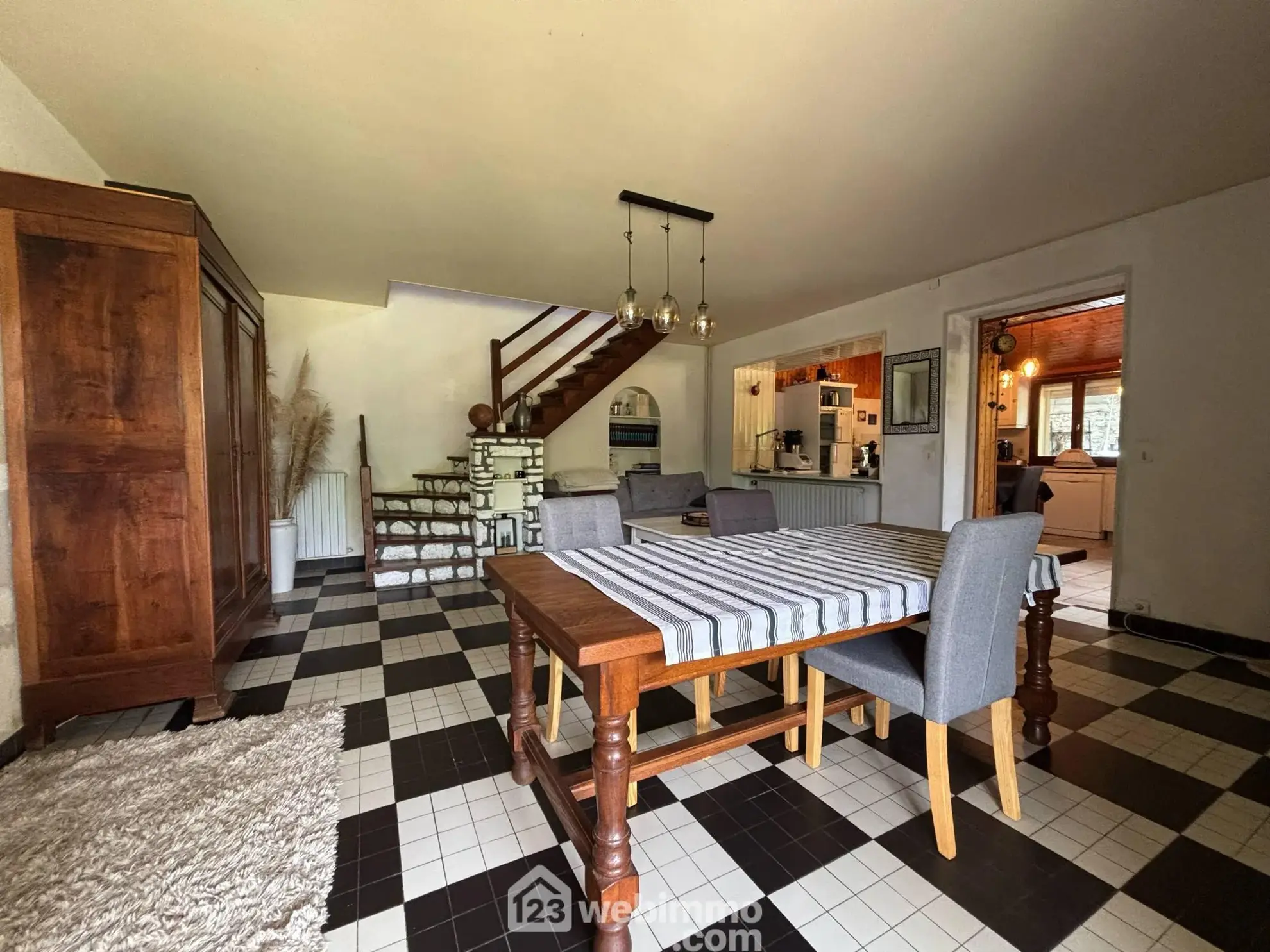 Maison de campagne de 148 m² avec 4 chambres à Dangé-Saint-Romain 