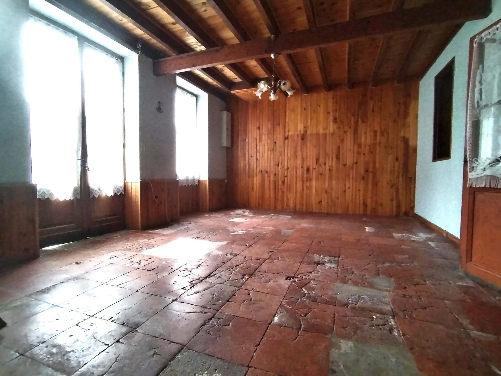 Maison de village à rénover avec jardin à Saint-Brice (33540) 