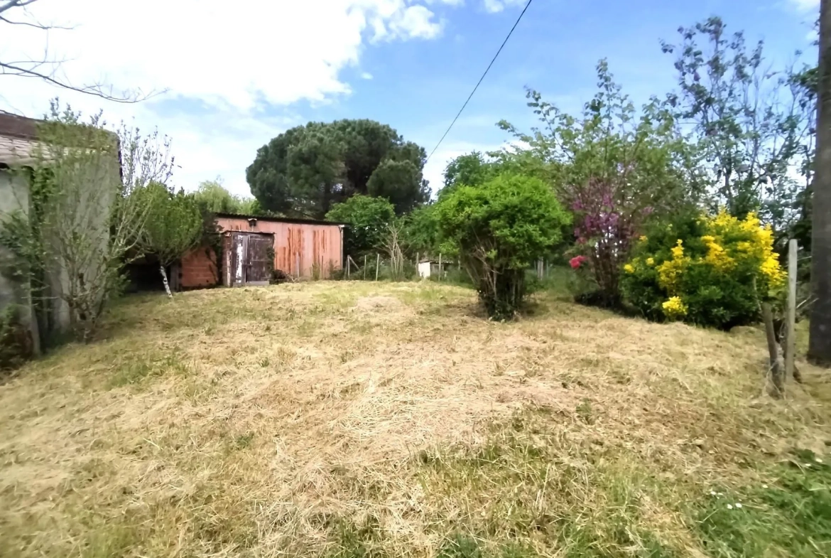 Maison de village à rénover avec jardin à Saint-Brice (33540) 