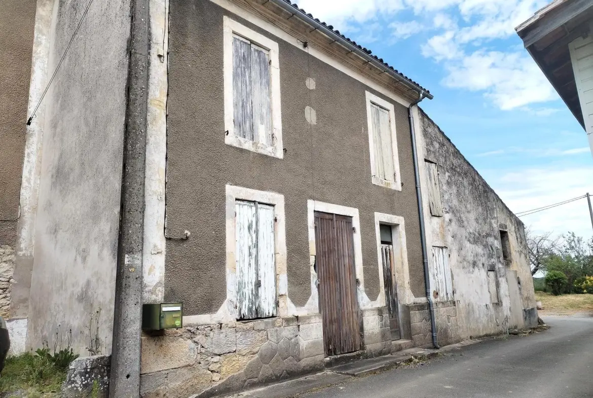 Maison de village à rénover avec jardin à Saint-Brice (33540) 