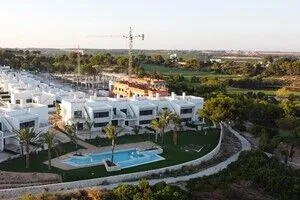 Appartements modernes de golf à vendre à Pilar de la Horadada avec jardin privé et solarium 