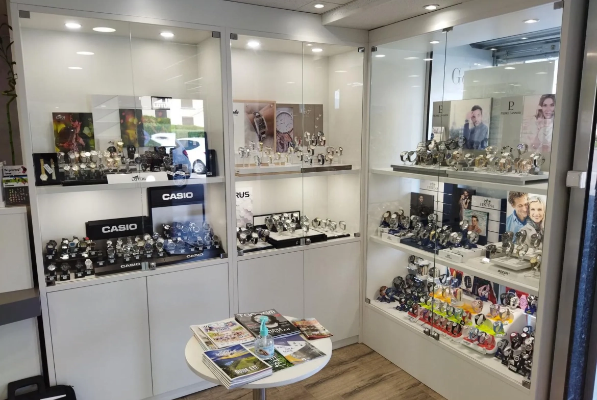 Vente fonds de commerce d'une bijouterie centenaire à Vagney - excellent emplacement 