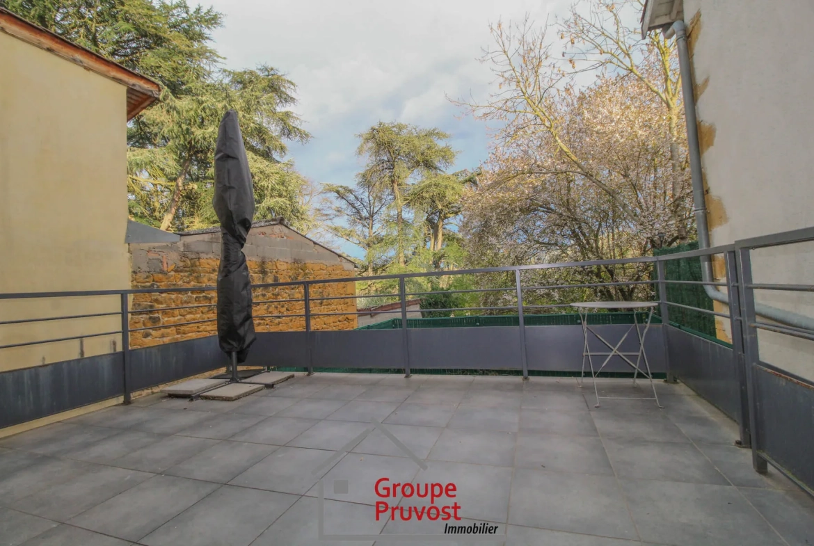 Maison de village rénovée en pierre avec jardin au Bois d'Oingt 
