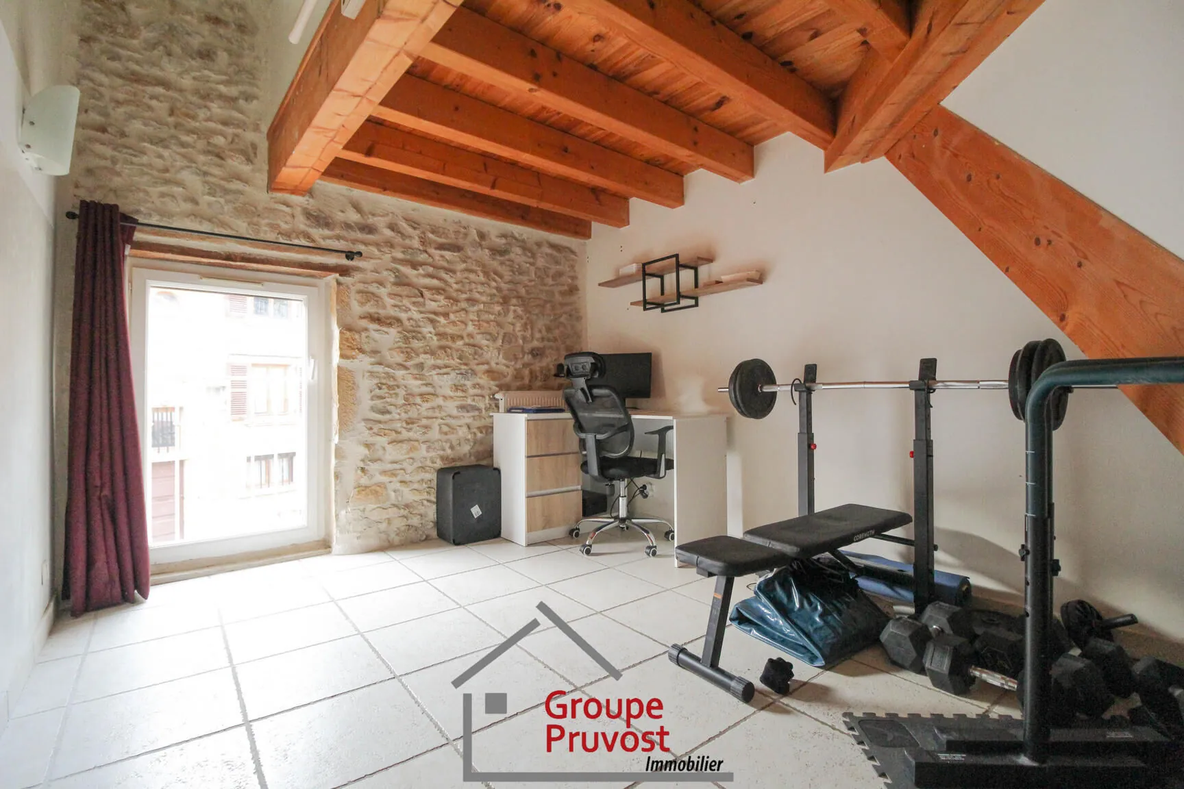 Maison de village rénovée en pierre avec jardin au Bois d'Oingt 