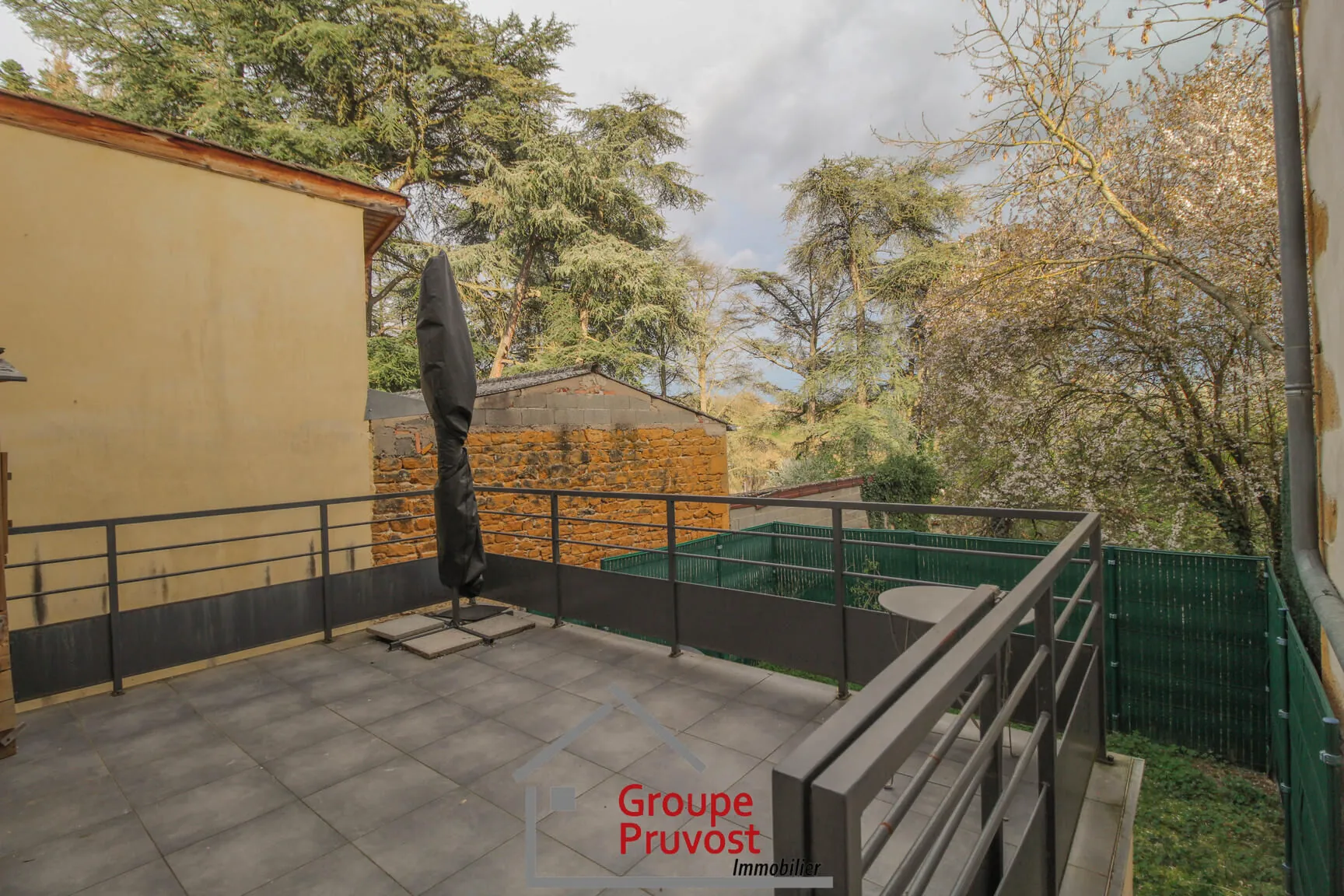 Maison de village rénovée en pierre avec jardin au Bois d'Oingt 
