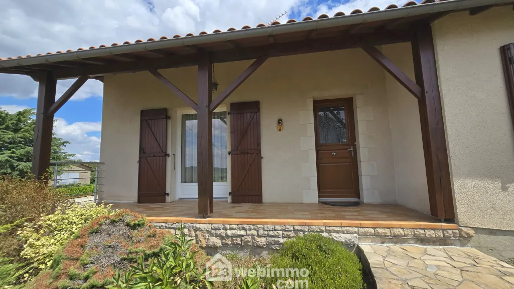 Maison de plain-pied de 98 m² avec sous-sol et terrain à Nieuil-L'Espoir 