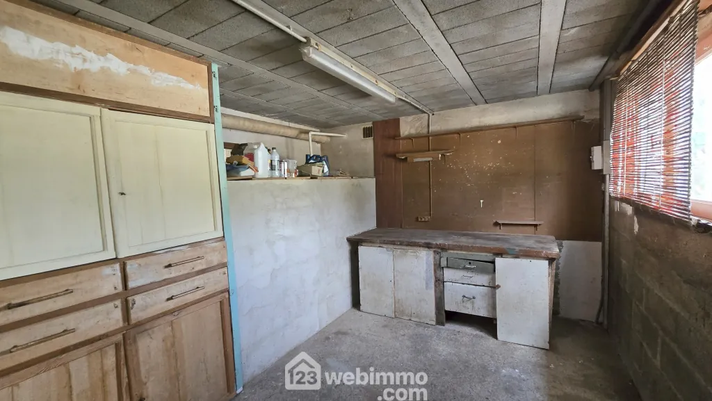 Maison de plain-pied de 98 m² avec sous-sol et terrain à Nieuil-L'Espoir 