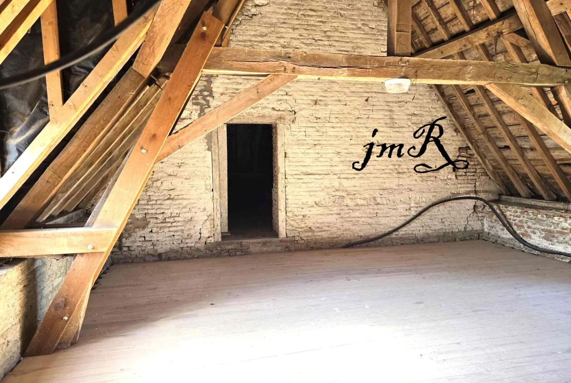 Demeure d'exception rénovée avec annexe historique et vaste terrain à Cartignies 