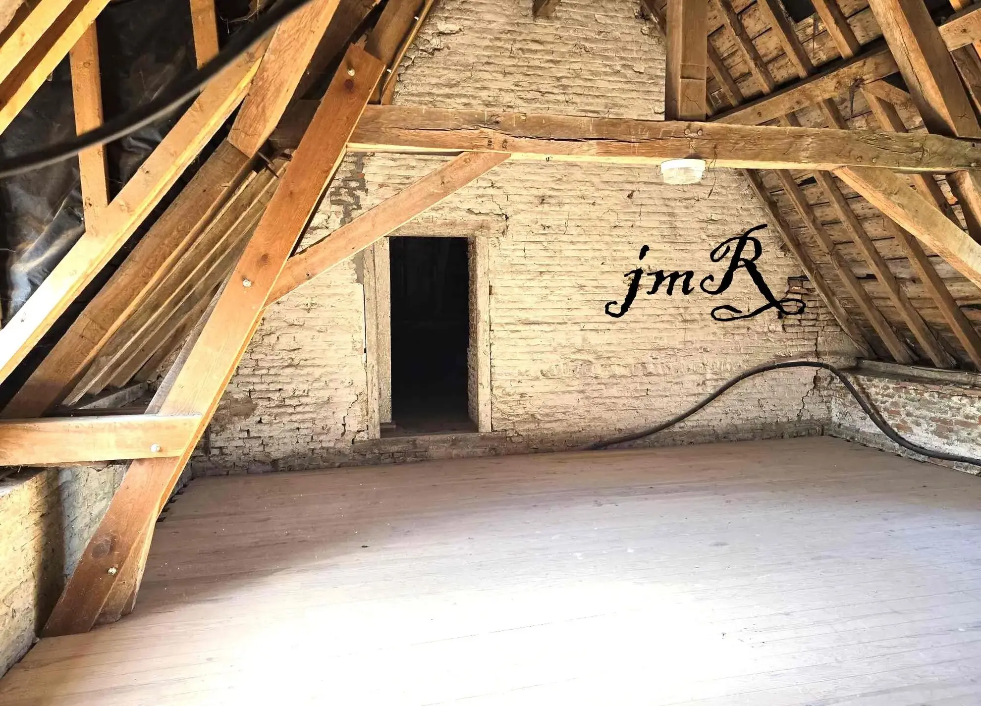 Demeure d'exception rénovée avec annexe historique et vaste terrain à Cartignies 