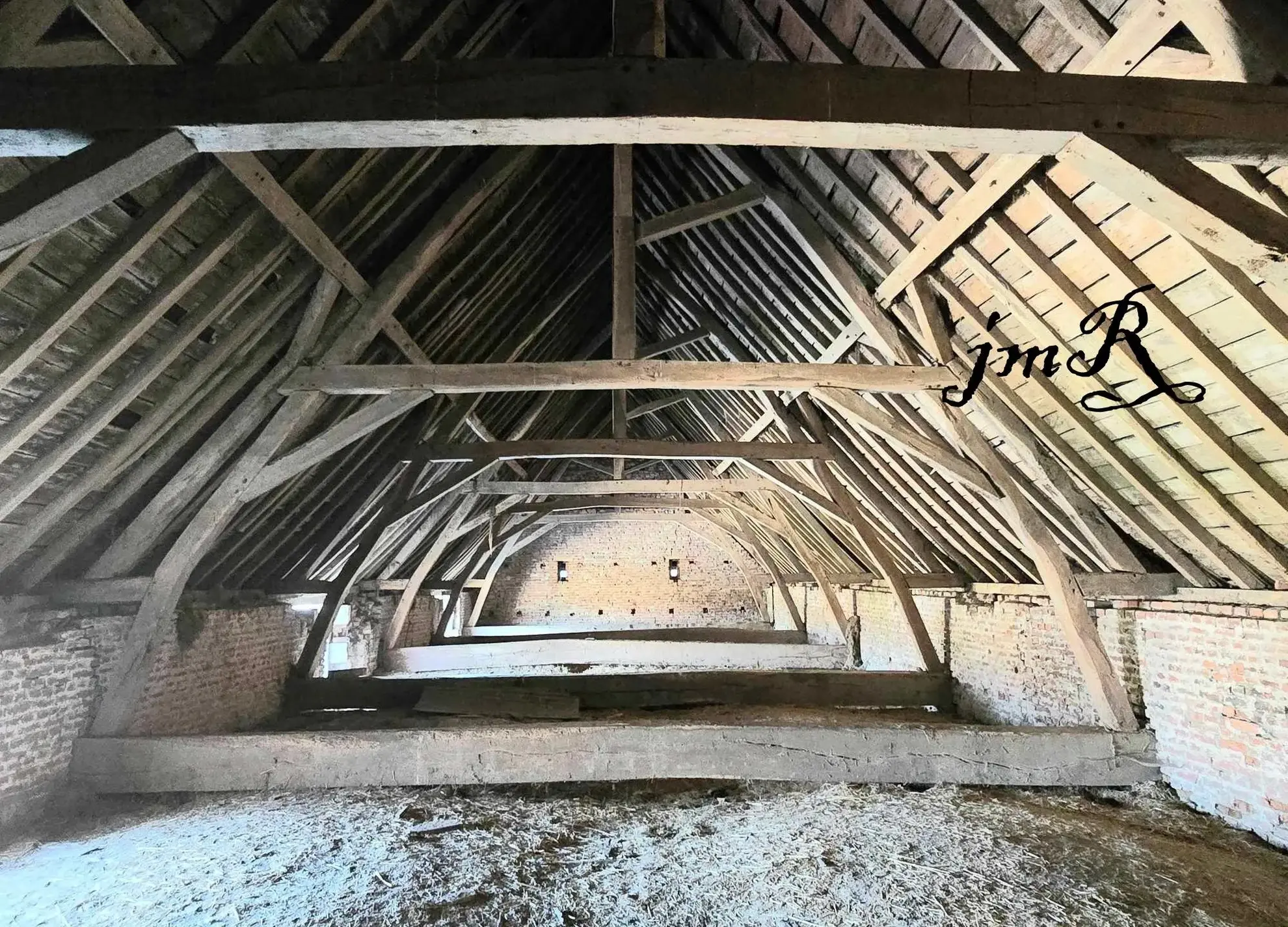 Demeure d'exception rénovée avec annexe historique et vaste terrain à Cartignies 