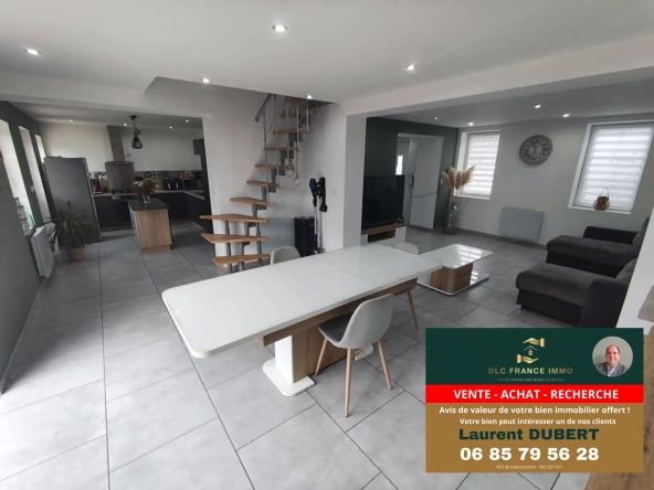 Maison typique rénovée de l'Avesnois avec 3 chambres et grand terrain à vendre