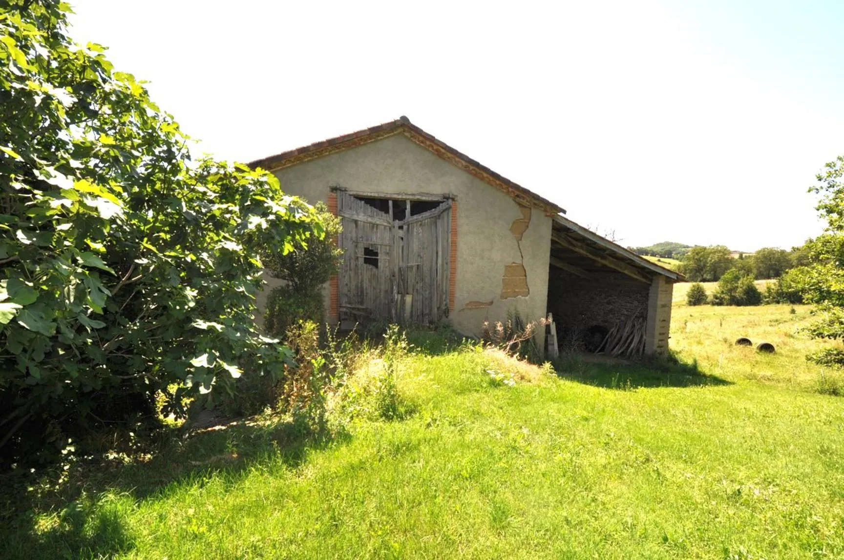 Ferme à rénover entre Albi et Carmaux, dépendances et terrain, environnement calme 